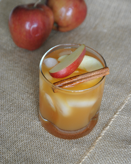 caramel apple cider cocktail