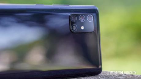 Samsung Galaxy A72 to pack five rear cameras, launch next year Samsung Galaxy A72 to pack five rear cameras, launch next year