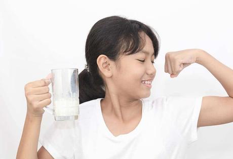 Drink Milk Before Bed: 14 Benefits You Need to Know