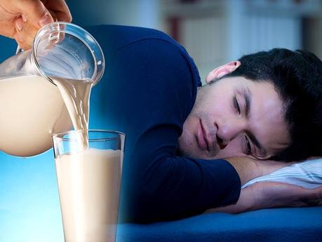 Drink Milk Before Bed: 14 Benefits You Need to Know