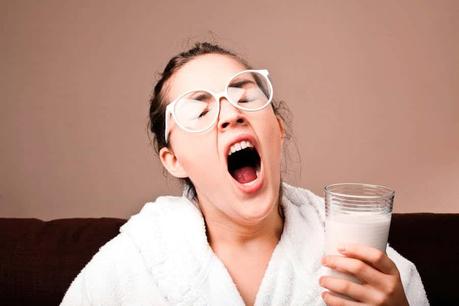 Drink Milk Before Bed: 14 Benefits You Need to Know