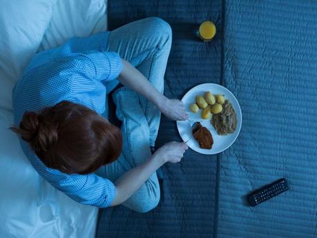 Is It Bad to Sleep After Eating?