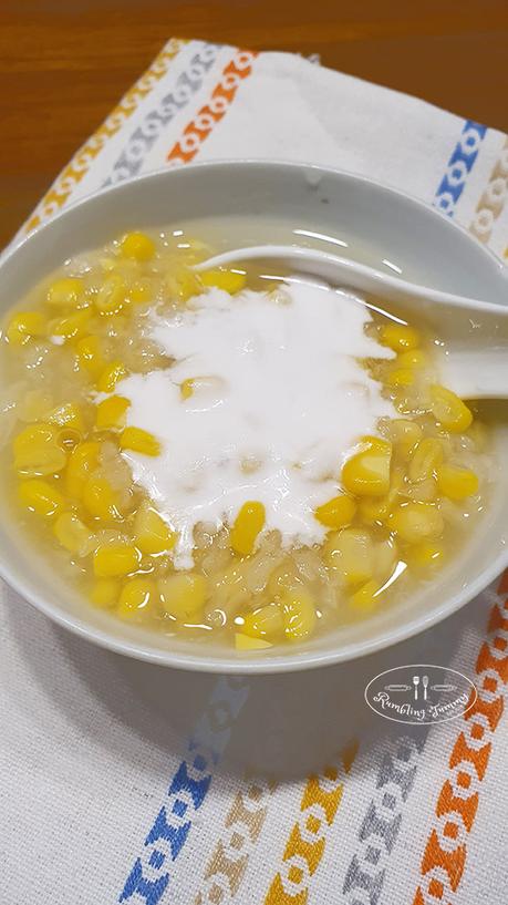 Sweet corn pudding (chè bắp)