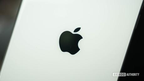 Apple is working on self-healing coatings for future foldables Apple is working on self-healing coatings for future foldables