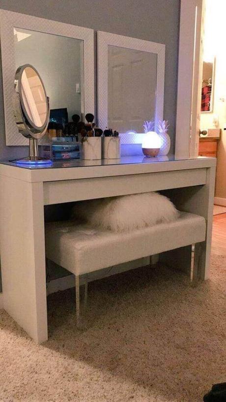 DIY Vanity Mirror with with Egg-Like Lights - Harptimes.com