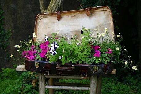 Ten Large Garden Planters Made With Recycled Things
