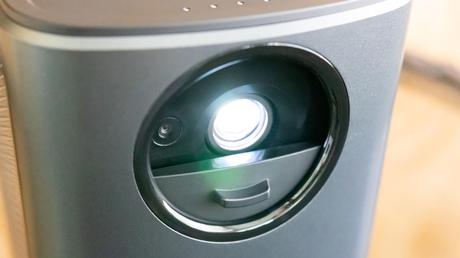 Anker Nebula Mars II Pro: Petit portable projector performs proficiently