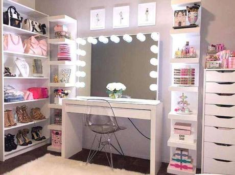 Makeup Room Ideas and OOTD Shelves - Harptimes.com