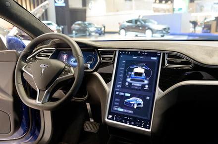 Tesla’s Full Self-driving Beta Lands for Some Drivers Next Week