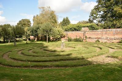 A warm sunny Autumn afternoon at Chenies Manor
