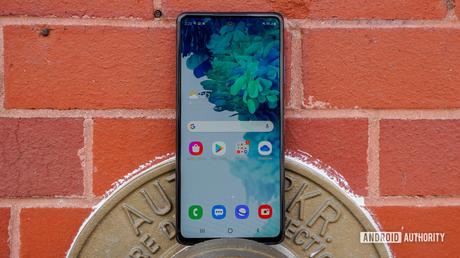 The OnePlus 8T vs Samsung Galaxy S20 FE: Which is right for you?
