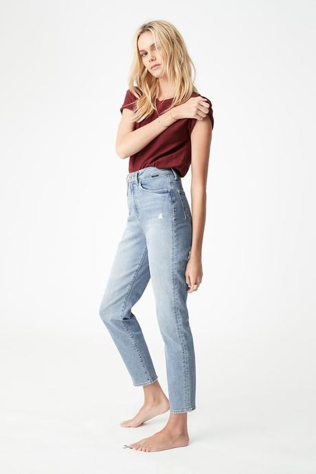 How to Wear Your High-Waisted Jeans