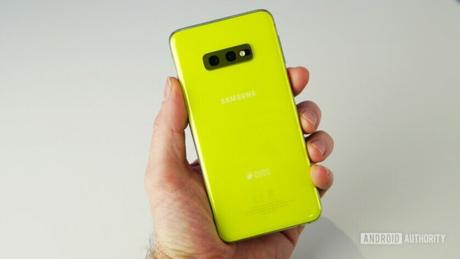 iPhone 12 Mini? Why isn’t there a Samsung Galaxy S20e?