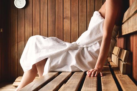 In the Sauna you Heal Yourself: Prevent Alzheimer's and take care of the heart