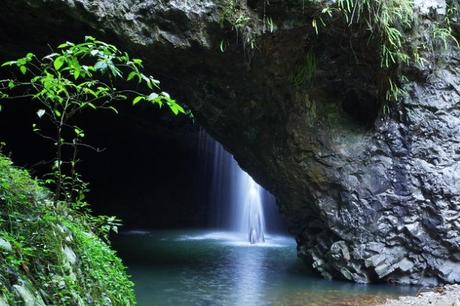 How did the natural bridge form? How did the natural bridge form?