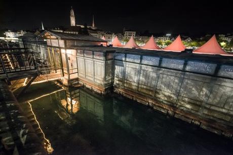 The colors of the night The colors of the night