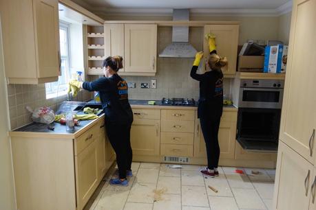 end of tenancy cleaning kitchen