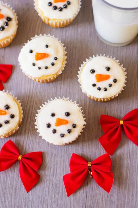 Snowman Cupcakes: An Easy Holiday Dessert