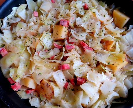 Smothered Cabbage with Ham