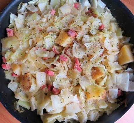 Smothered Cabbage with Ham