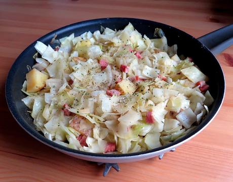 Smothered Cabbage with Ham