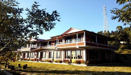 8 Comfy Resorts Near Almora That Redefine Beauty!