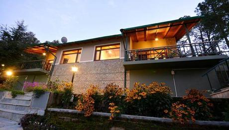 8 Comfy Resorts Near Almora That Redefine Beauty!