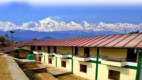 8 Comfy Resorts Near Almora That Redefine Beauty!