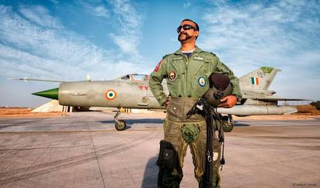 Wing Commander Abhinandan release ~ Pak army chief's legs were shaking !!