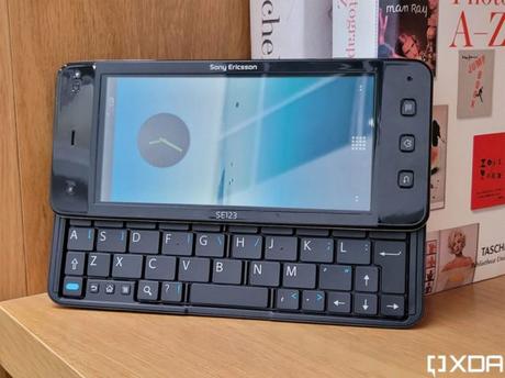 Here is the Sony Ericsson VAIO phone that never was