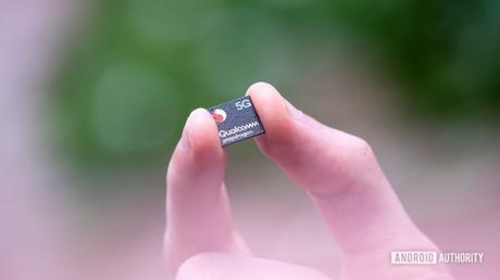 Most readers would love a Snapdragon 875 Lite chipset