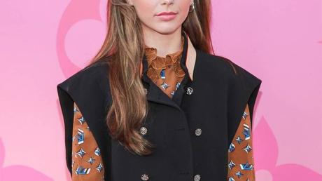Emma Chamberlain Reflects on “Mind-Blowing” YouTube Career at PCAs