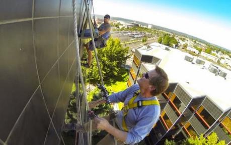 How Much do Window Washers Make ？