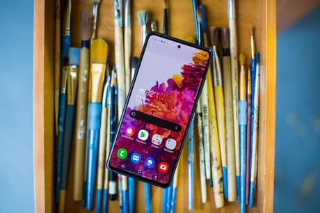 Galaxy S20 FE: Samsung’s Fan Edition is the midrange phone to beat