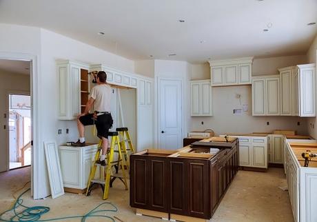 How to Prepare For Unplanned Expenses during a Kitchen Remodel