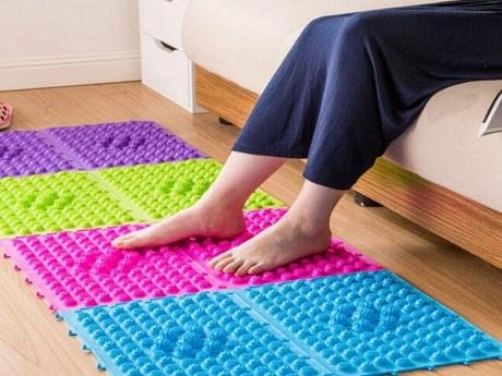 ACUPUNCTURE MAT - Healthful Gift Ideas - Loved Ones - Fit and safety - health guest posts