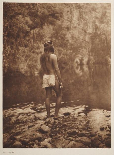 Early photography: The Apache – Edward S. Curtis