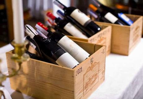 photo-wine-bottles-in-wooden-boxes