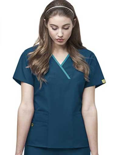 8 Best Scrubs for Nurses 2020