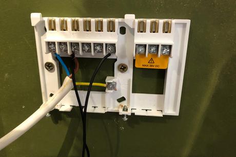 How to use a smart thermostat with an electric heater