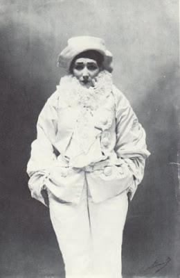 Tuesday 8th December - The Kiss Tuesday 8th December - The Kiss