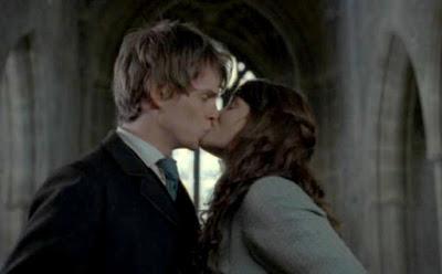 Wednesday 9th December - The Kiss Wednesday 9th December - The Kiss