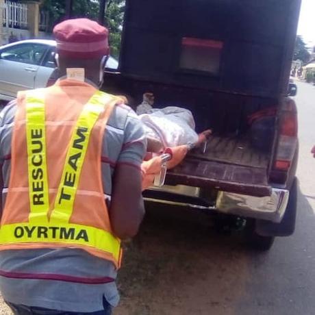 Body Of Unidentified Woman Found Dumped By The Roadside In Ibadan