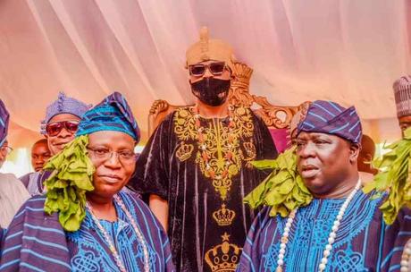 Oluwo of Iwo installs Otunba of Iwo land