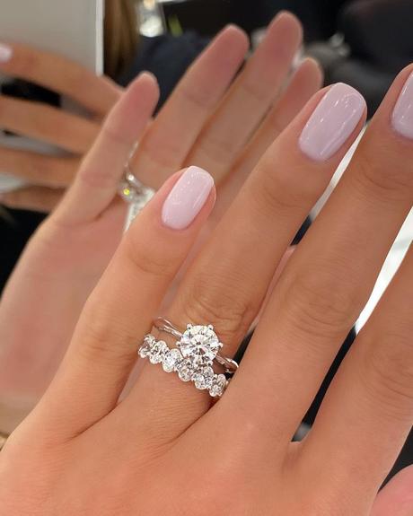 39 Timeless Classic Engagement Rings For A Sophisticated Bride