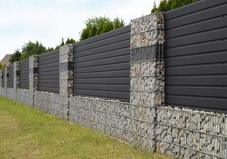 How much value does composite fencing add to a house?