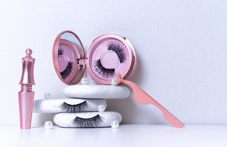 Magnetic Lashes – Benefits, How to Put On & the Best Ones