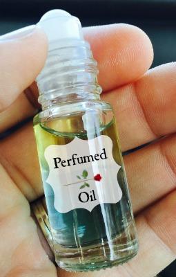 Natural Perfume Oils that Make You Smell Sensational