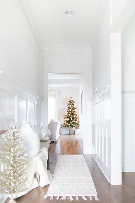 Simplicity for the Season Holiday Home Tour