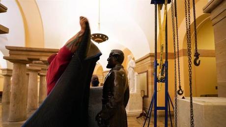 Robert E. Lee statue removed from U.S. Capitol